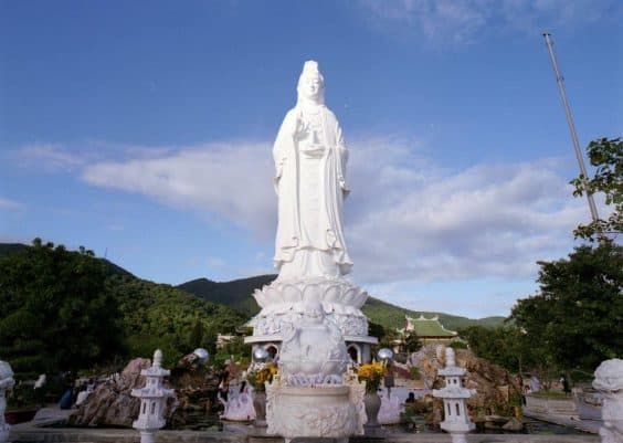 Khám phá vẻ đẹp tâm linh của chùa Linh Ứng Sơn Trà Đà Nẵng