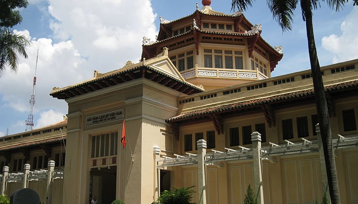 1200px-Vietnam_History_Museum_HCMC
